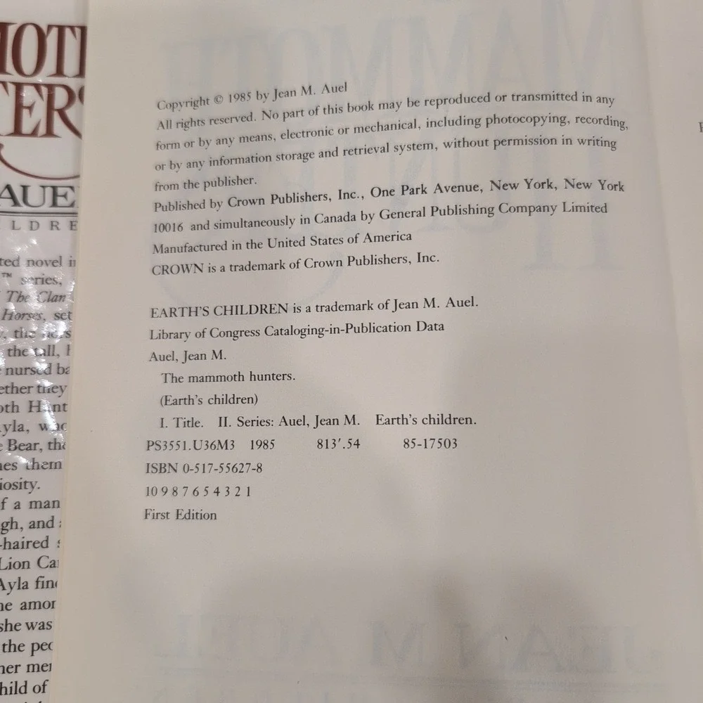 The Mammoth Hunters, Jean M Auel First Crown Edition, 1st Printing Hardcover 985 - Picture 4 of 4